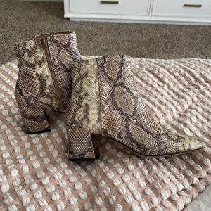 Chinese laundry booties